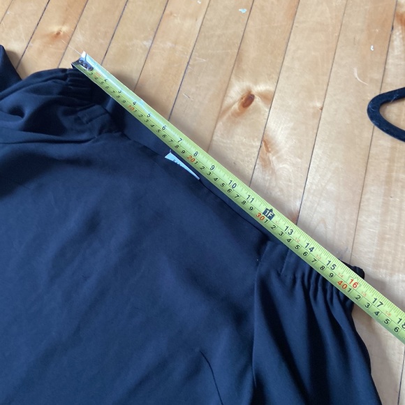 Aritzia Babaton Rodrigo black off the shoulder blouse - Picture 9 of 10